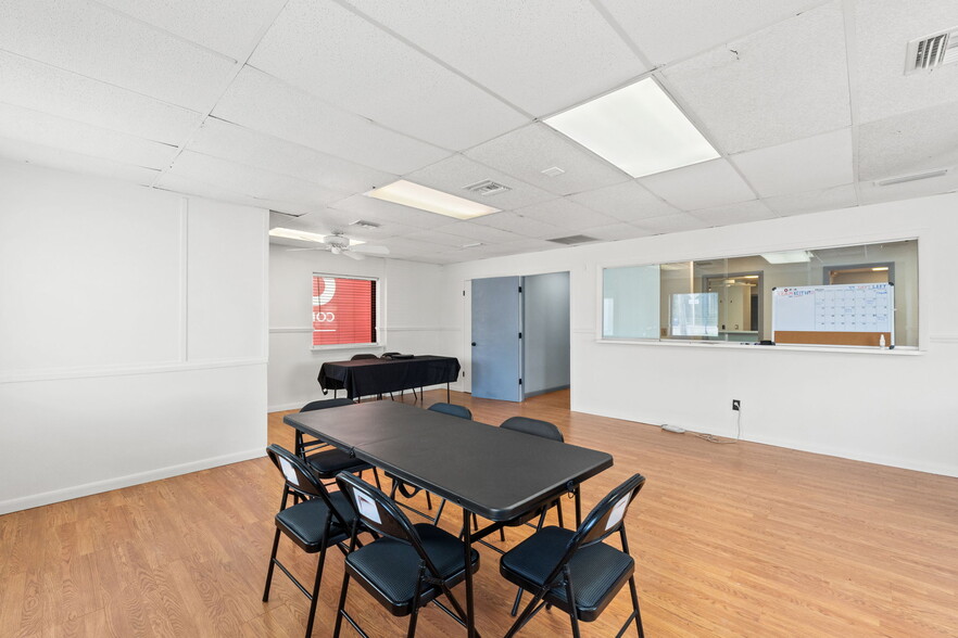 More Photos Of 215 W 6th St, Panama City Medical For Lease
