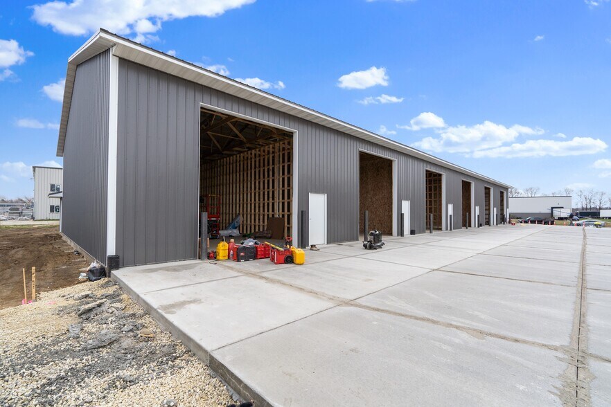 More Photos Of 2811 - 2813 Geraldine, Waterloo Specialty For Sale