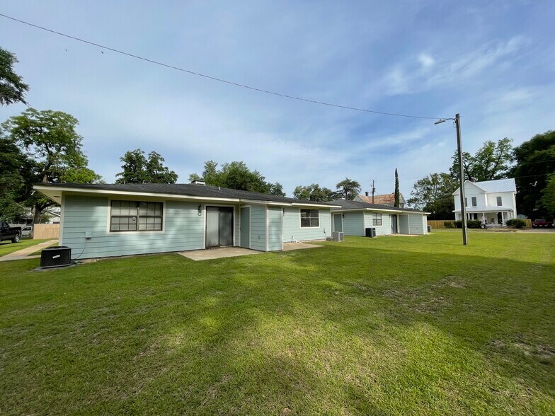 More Photos Of 402 E Evans St, Bainbridge Apartments For Sale