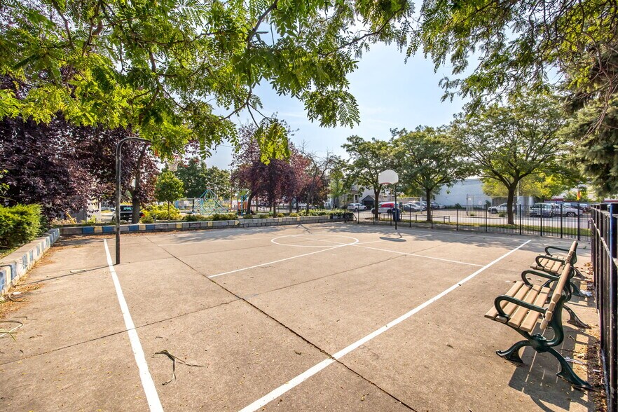 More Photos Of 603 Keele St, Toronto Storefront Retail Residential For Lease