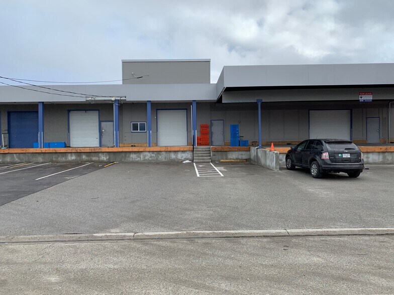 More Photos Of 1840 Government St, Penticton Service For Lease