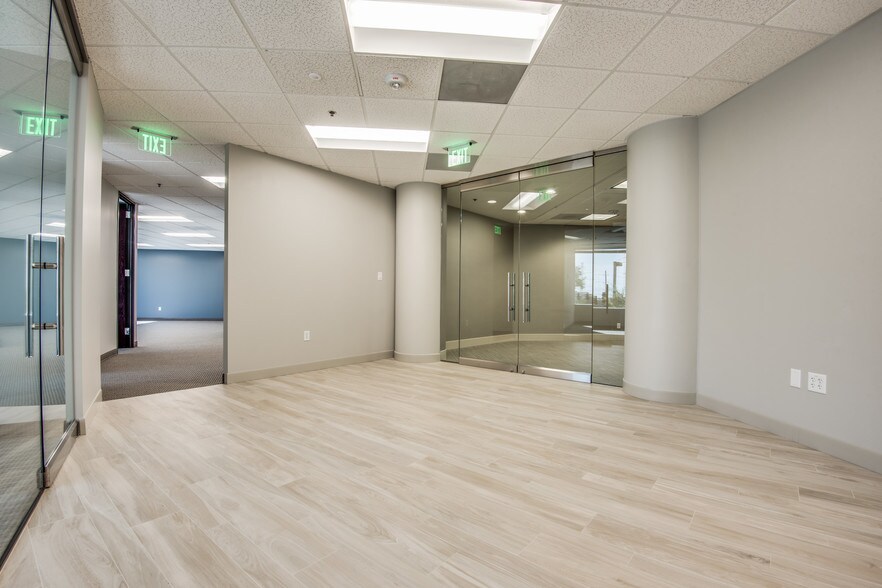 More Photos Of 14800 Landmark Blvd, Dallas Office For Lease