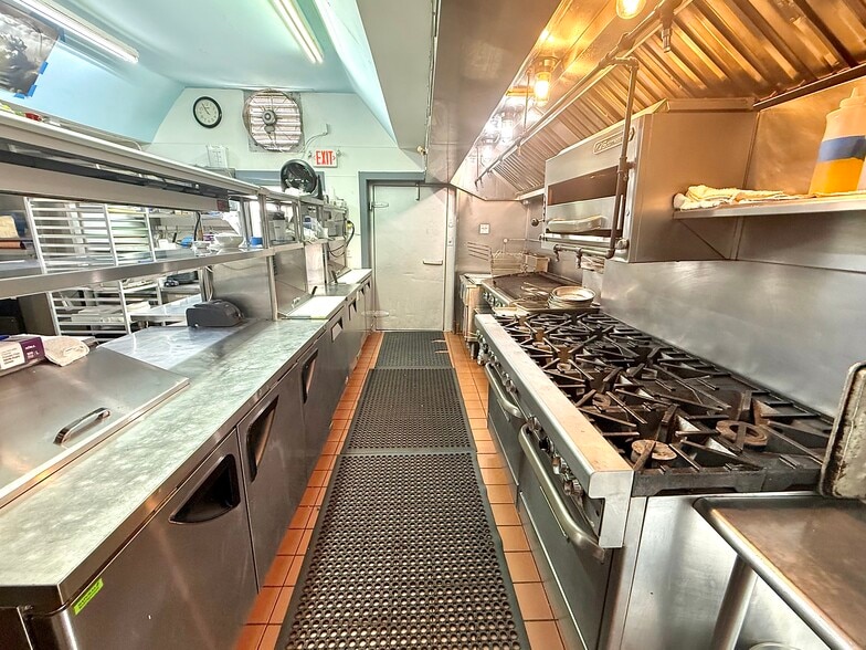 More Photos Of 133 Commercial St, Provincetown Restaurant For Sale