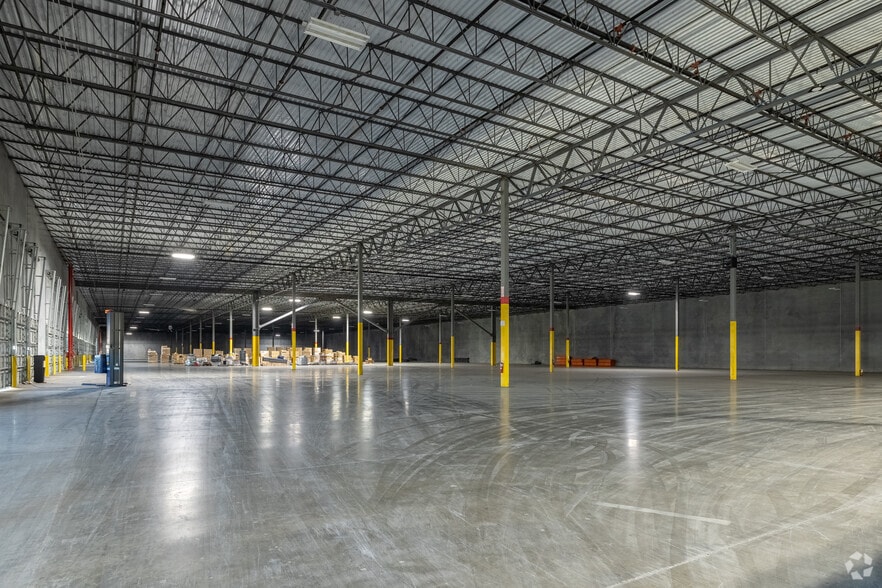 More Photos Of 320 Morgan Lakes Blvd, Pooler Distribution For Lease