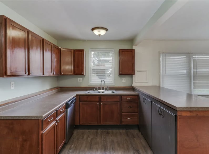 More Photos Of 311 McKinley St, Deer Creek Apartments For Sale