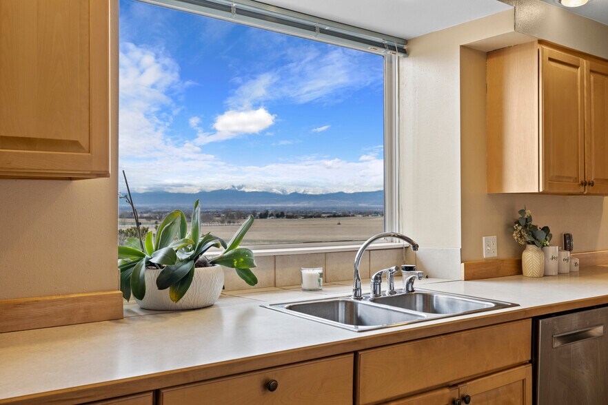 More Photos Of 7690 Carlson Ct, Fort Collins Warehouse For Sale