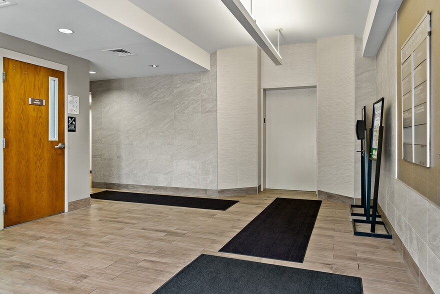 More Photos Of 7210 N Main St, Clarkston Medical For Lease