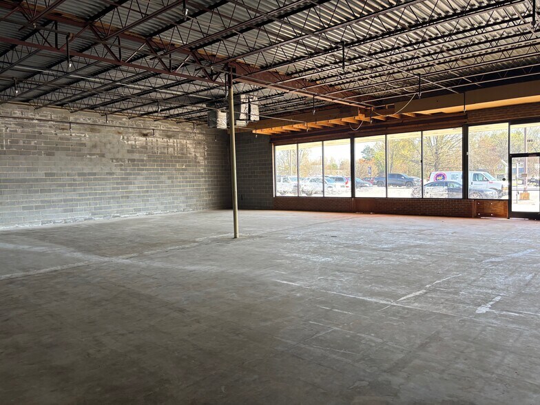 More Photos Of 1234-1246 Us Highway 70 SW, Hickory Unknown For Lease