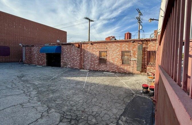 More Photos Of 3701 S Santa Fe Ave, Vernon Office For Sale