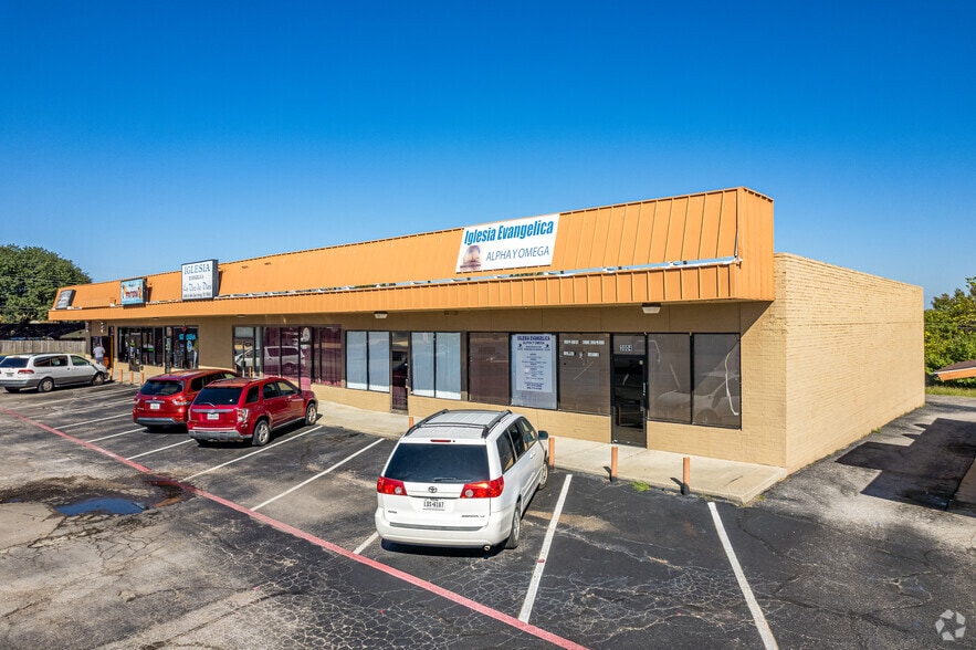 Primary Photo Of 3002-3048 N Belt Line Rd, Irving Unknown For Lease