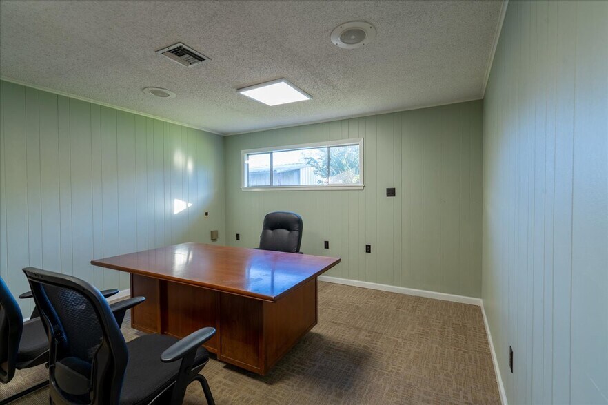 More Photos Of 5304 Meeks Dr, Orange Office For Sale