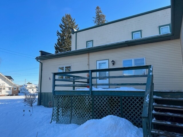 More Photos Of 506 Forest Home Dr, Francis Creek Apartments For Sale