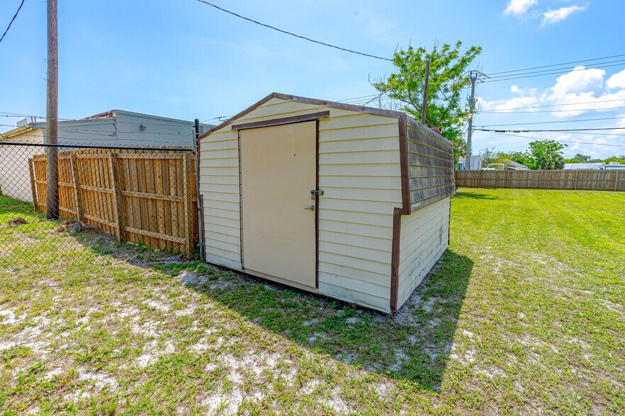 More Photos Of 974 S Nova Rd, Ormond Beach Industrial For Sale