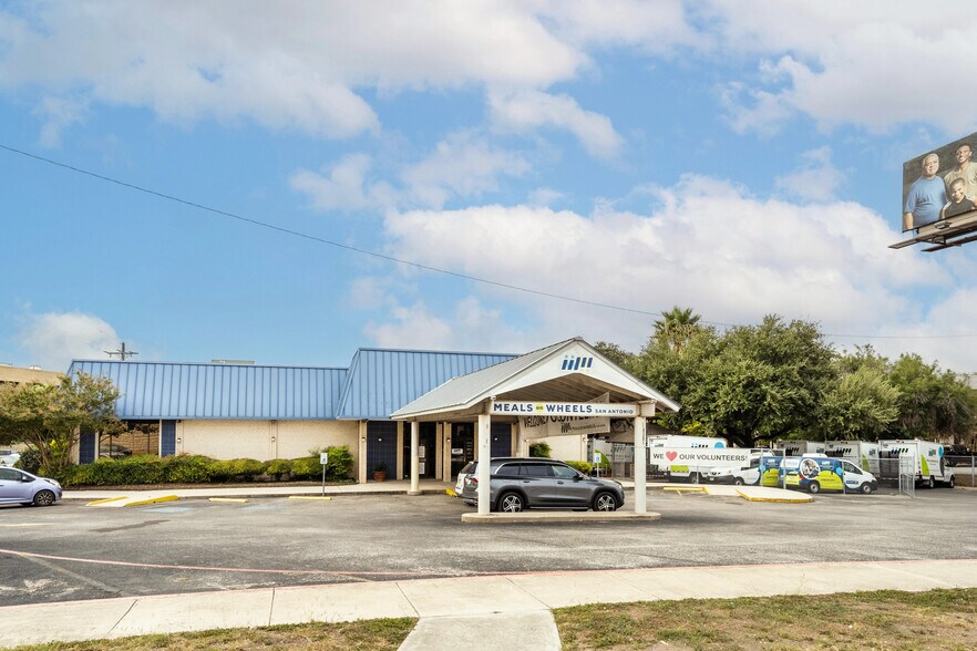 More Photos Of 4306 NW Loop 410, San Antonio Freestanding For Sale