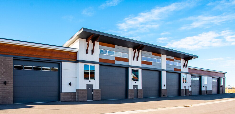More Photos Of 18133 Lincoln Meadows Pky, Parker Self Storage For Lease