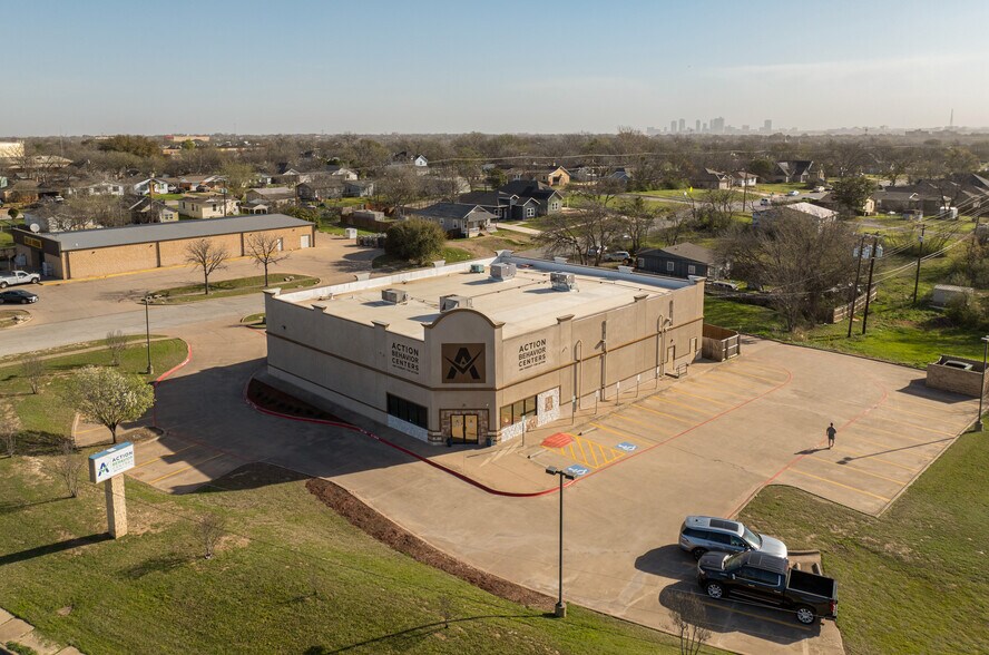 Primary Photo Of 4441 Bryant Irvin Rd N, Fort Worth Medical For Sale