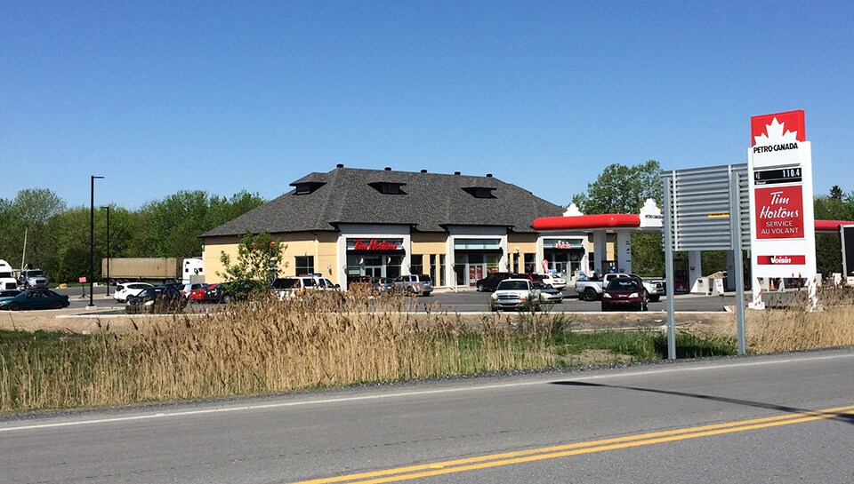 Primary Photo Of 320 Rang Des Écossais, Sainte-Brigide-d'Iberville Service Station For Lease
