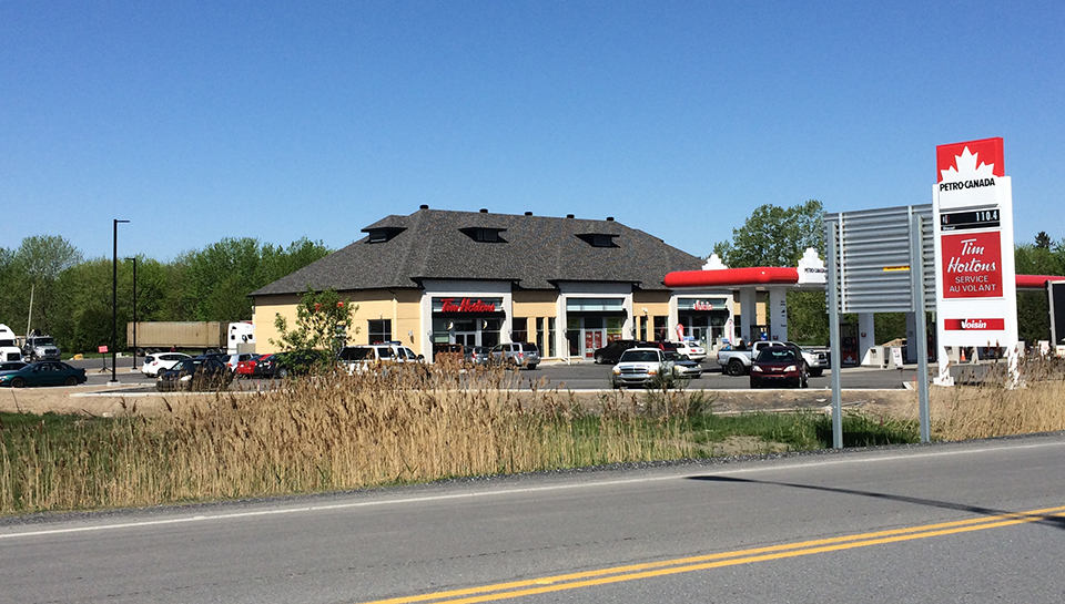 Primary Photo Of 320 Rang Des Écossais, Ste-Brigide-d'Iberville General Retail For Sale