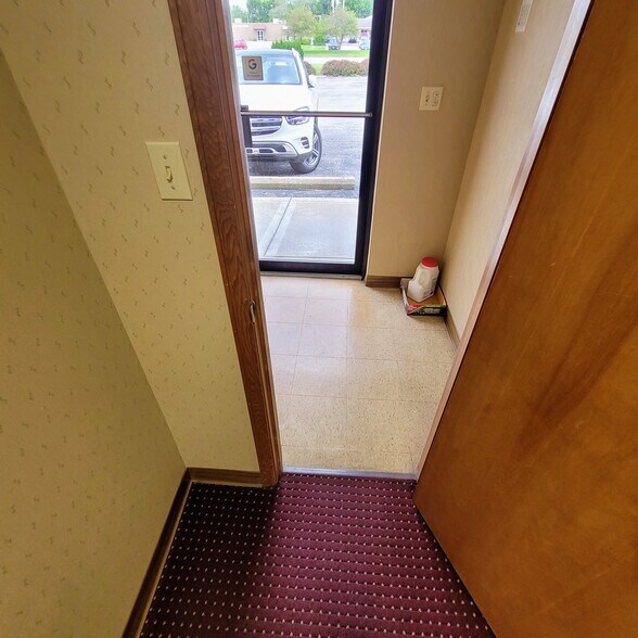 More Photos Of 1200-1216 SW East US-40 Hwy, Blue Springs Medical For Sale