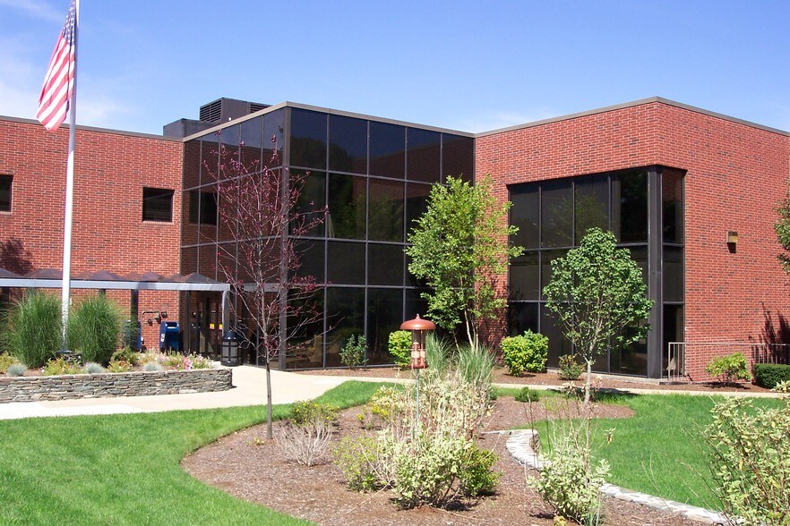 More Photos Of 1 Pearl St, Brockton Medical For Lease