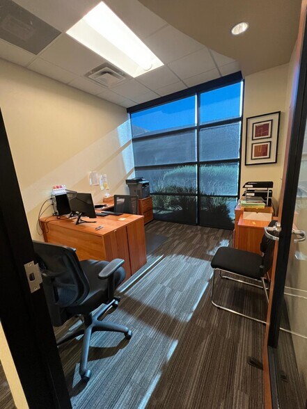 More Photos Of 9927 E Bell Rd, Scottsdale Medical For Lease