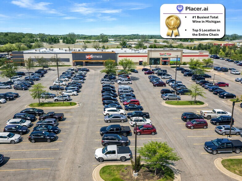Primary Photo Of 4901-4923 28th St SE, Grand Rapids Storefront For Sale