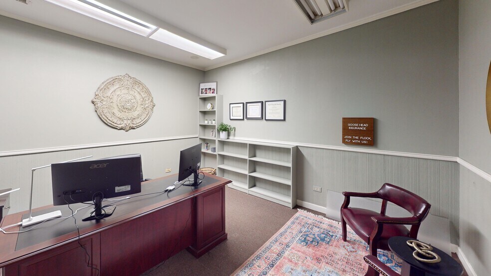 More Photos Of 110 N Main St, Henderson Office For Sale