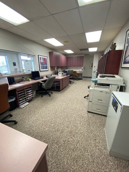 More Photos Of 2507 Mineral Springs Ave, Knoxville Office For Sale