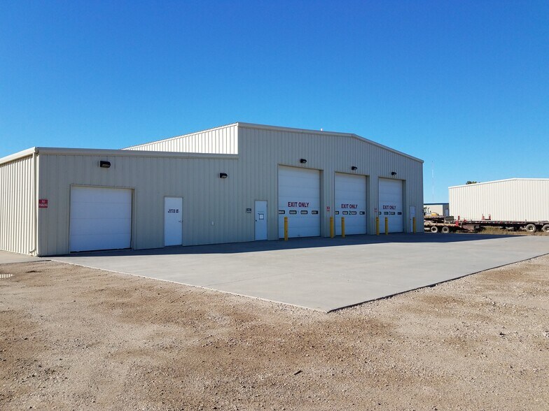 More Photos Of 602 Elm St, Tioga Warehouse For Sale