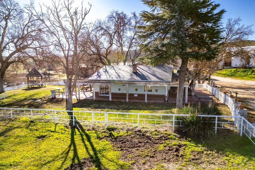 More Photos Of 535 Calf Canyon Hwy, Creston Winery Vineyard For Sale