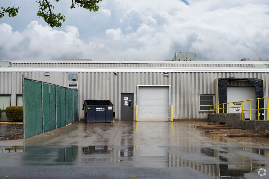 More Photos Of 465 Paul Rd, Rochester Manufacturing For Lease