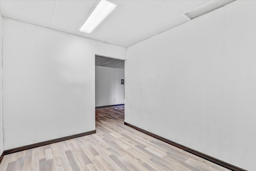 More Photos Of 11309 E US Highway 92, Seffner Warehouse For Sale