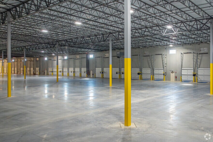 More Photos Of 2350 Park Center Dr, Mebane Warehouse For Lease