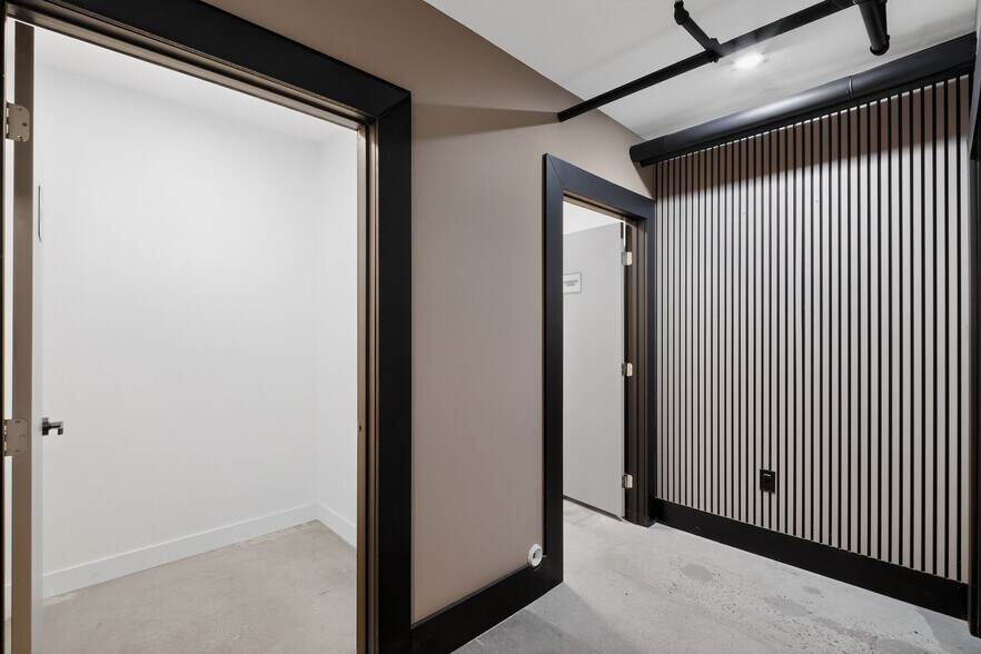 More Photos Of 4125 Market St, Ventura Light Manufacturing For Sale