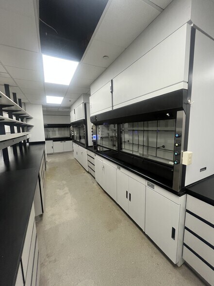 More Photos Of 23 Business Park Dr, Branford Research And Development For Lease