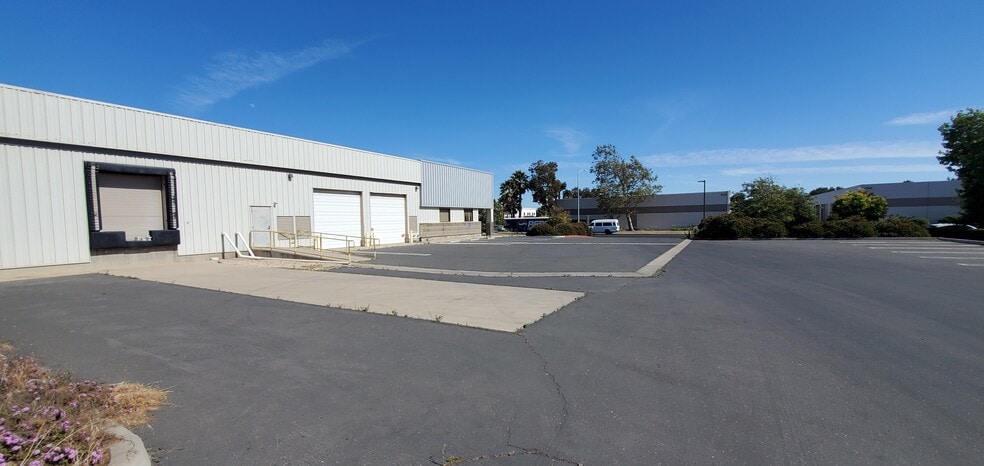 More Photos Of 2337 Thompson Way, Santa Maria Warehouse For Lease