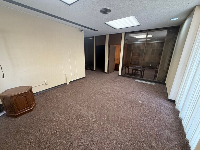 More Photos Of 128 E Commerce St, Aberdeen Storefront For Sale