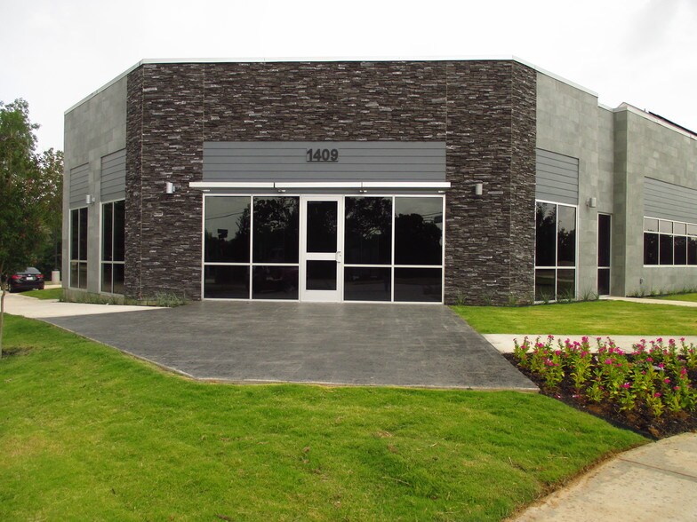 More Photos Of 1409 E McKinney St, Denton Office Residential For Sale