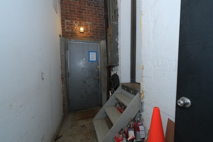 More Photos Of 154 26th St, Brooklyn Warehouse For Sale