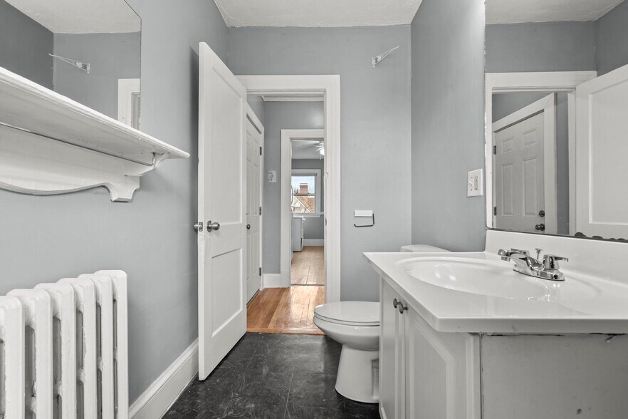 More Photos Of 34-38 Beacon St, Hartford Apartments For Sale