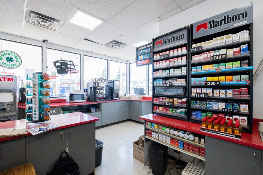 More Photos Of 2730 Meridian St, Bellingham Service Station For Sale