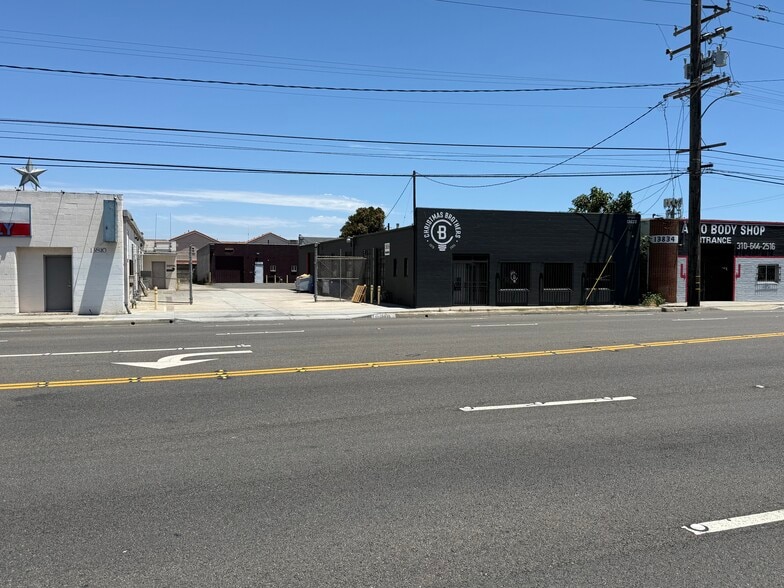 More Photos Of 13822-13826 Prairie Ave, Hawthorne Warehouse For Lease