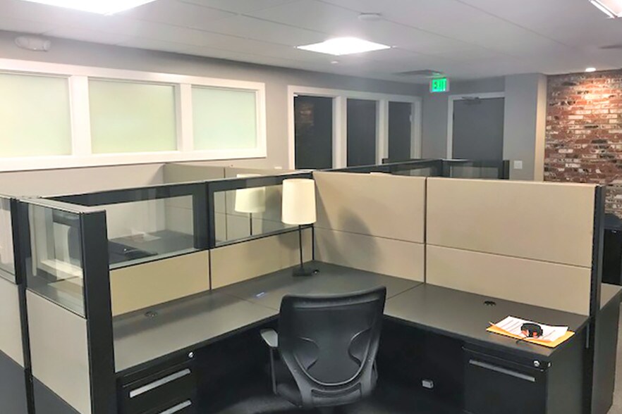 More Photos Of 101 N Westlake Blvd, Westlake Village Unknown For Lease