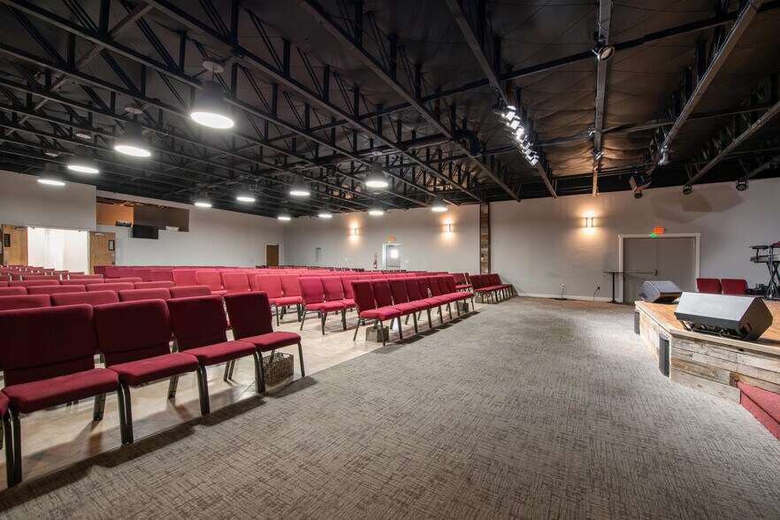 More Photos Of 2900-2912 S West Temple, Salt Lake City Light Manufacturing For Lease