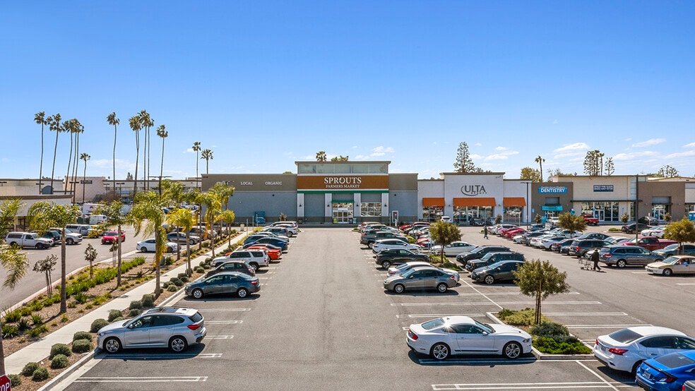 More Photos Of 9852 Chapman Ave, Garden Grove Unknown For Lease