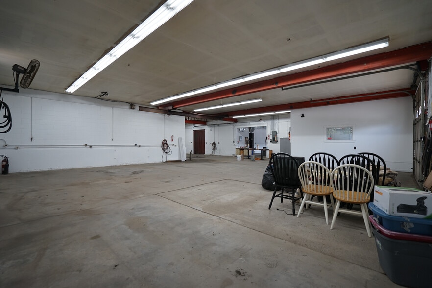More Photos Of 81 Macondray St, Cumberland Warehouse For Sale