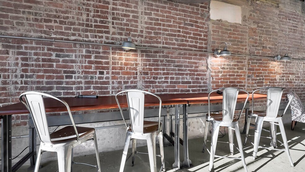 More Photos Of 3989 Broadway, Grove City Loft Creative Space For Lease