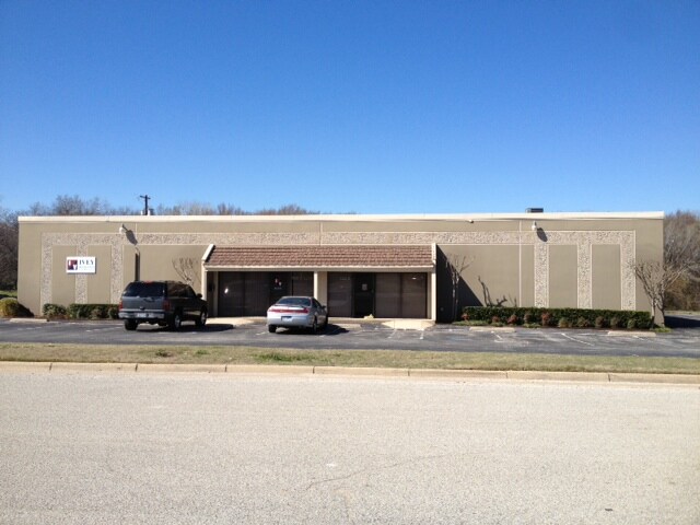 More Photos Of 3108 Pleasant Valley Ln, Arlington Light Distribution For Lease