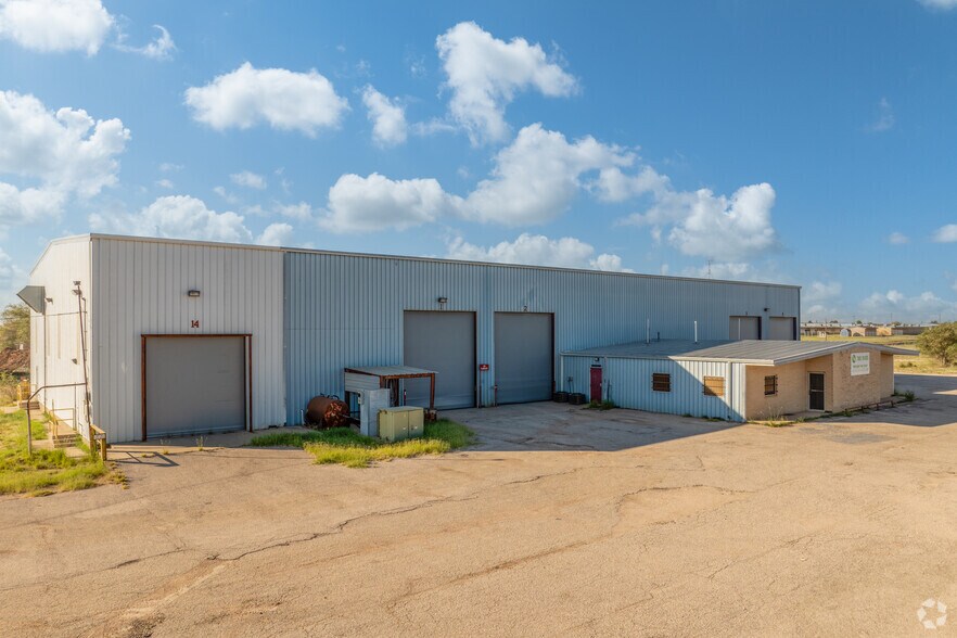 More Photos Of 1550 Laredo Dr, Odessa Warehouse For Sale