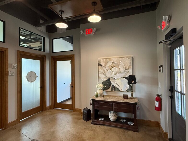 More Photos Of 8100 Silver Crossing Xing, Oklahoma City Coworking Space